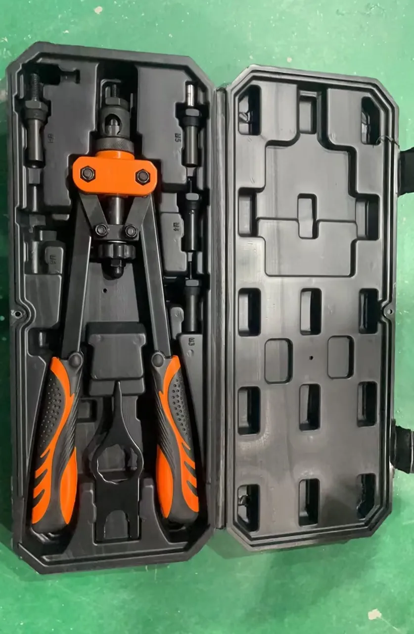 Profesjonalny zestaw nitownicy – Staple Gun Electric recenzja i cena
