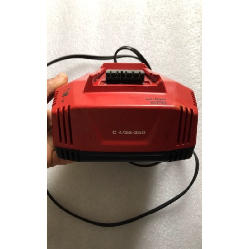 Szybka ładowarka wielonapięcio – Power Tools Voltage recenzja i cena